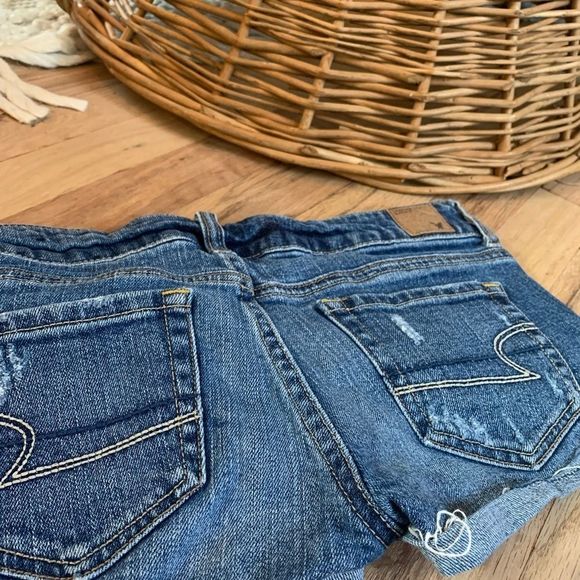 AMERICANÂ EAGLE Denim Short Shorts - Picture 2 of 6